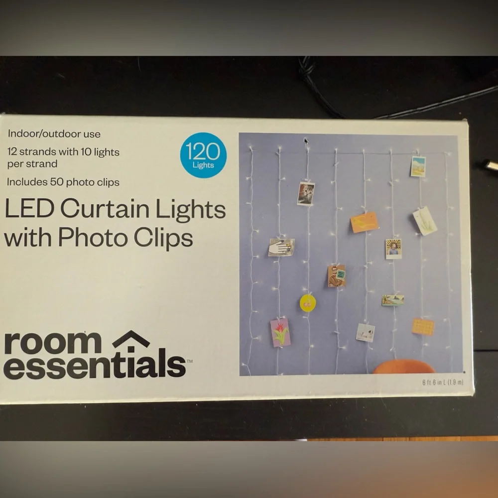 Room Essentials LED Curtain Lights with Photo Clips - White